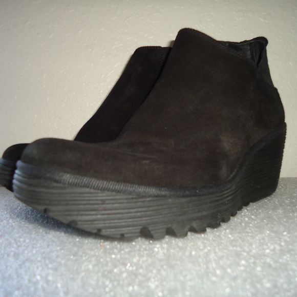 FLY LONDON Yego 501400-007 Black/Pewter Suede Booties Size-8/38 A lightweight we - Picture 4 of 10